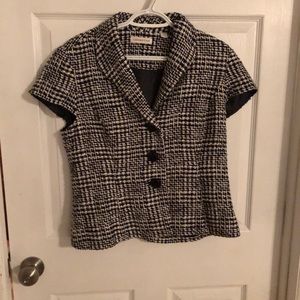 Shortsleeved Black and White Jacket